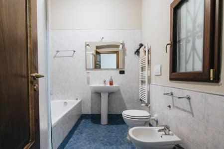 Flores Home Бари Экстерьер фото